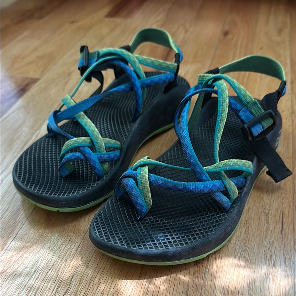 Chaco Z2 adjustable toe strap sandals, women’s 9